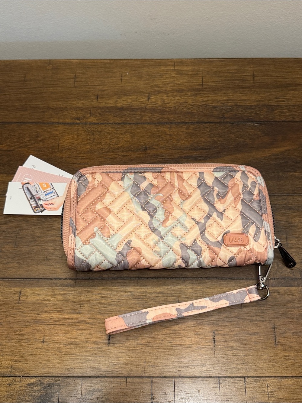 NWT Lug Handspring RFID Quilted Wallet in Rose Camo